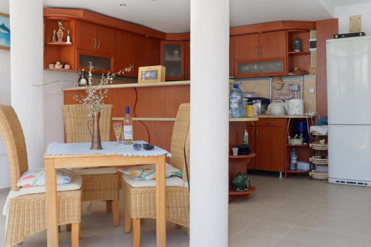 Villa Nora Албена Екстериор снимка