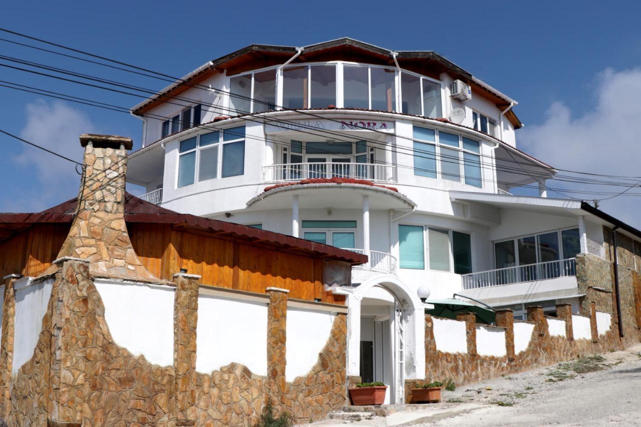Villa Nora Албена Екстериор снимка